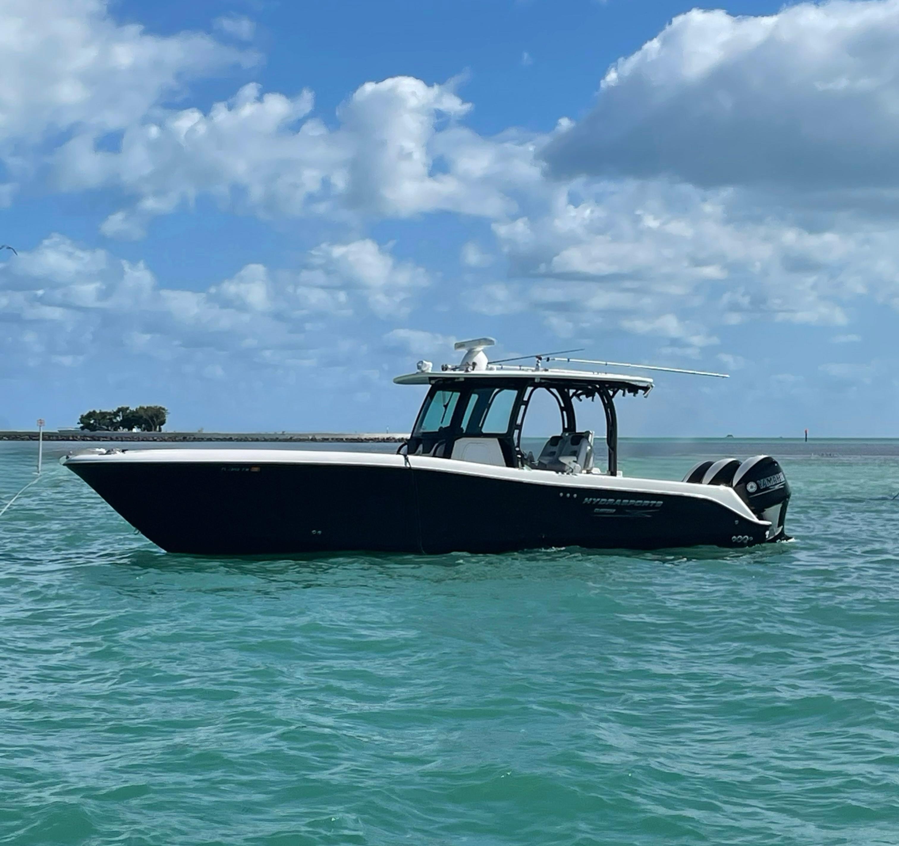 2015 Hydra-Sports 3400 Center Console