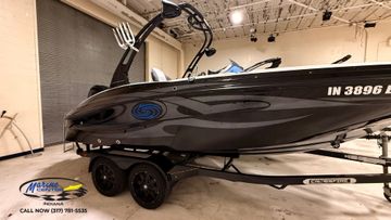 2015 Hurricane SPITFIRE 203 SUNDECK SPORT