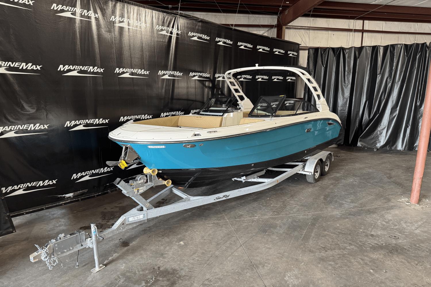 2025 Sea Ray SDX 270