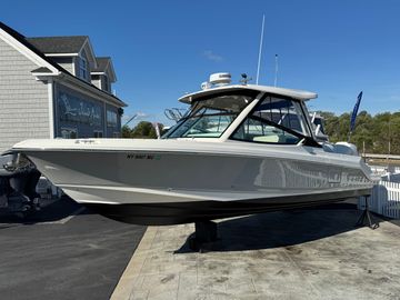 2023 Boston Whaler 280 Vantage