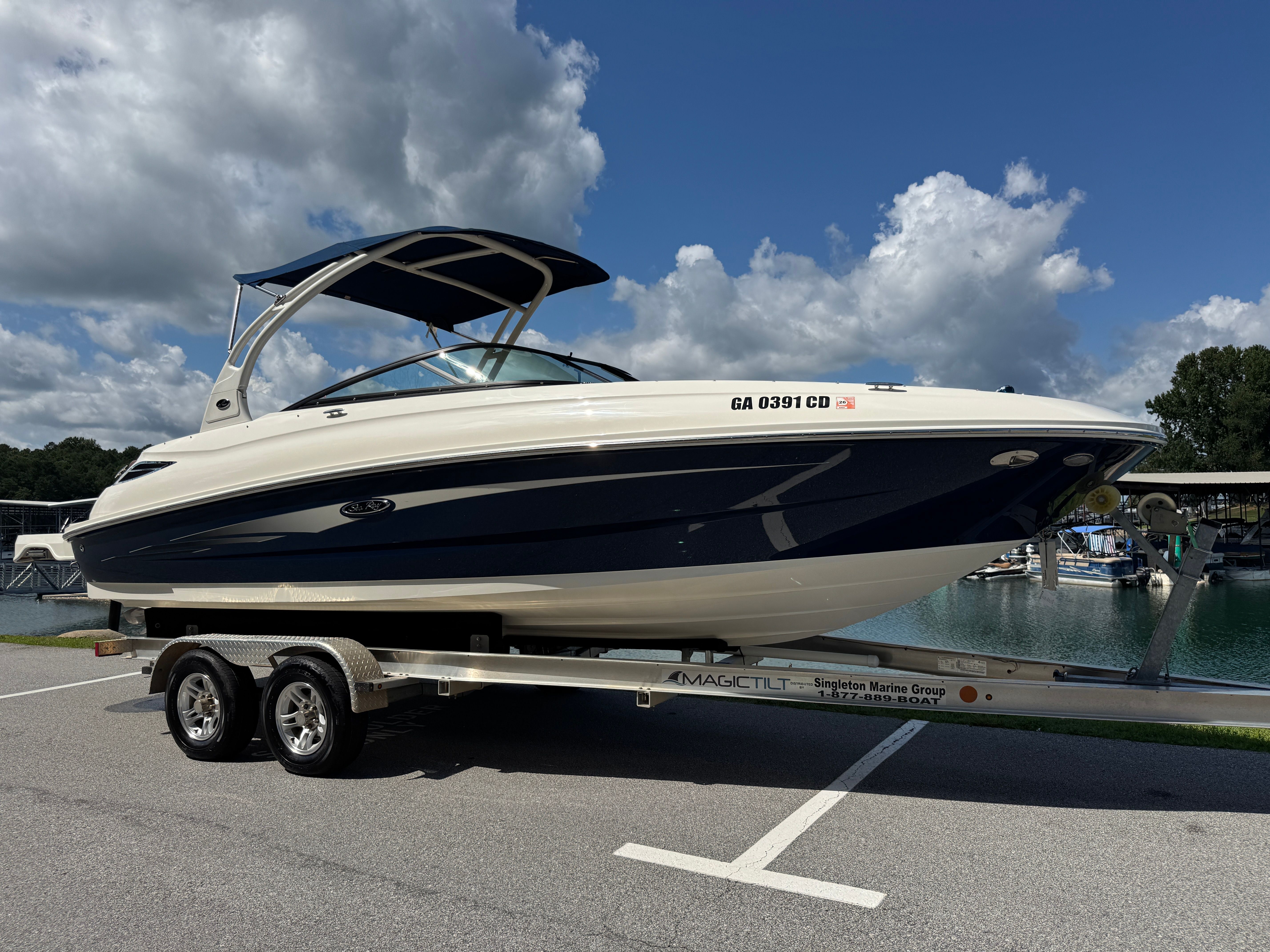 2016 Sea Ray 240 Sundeck