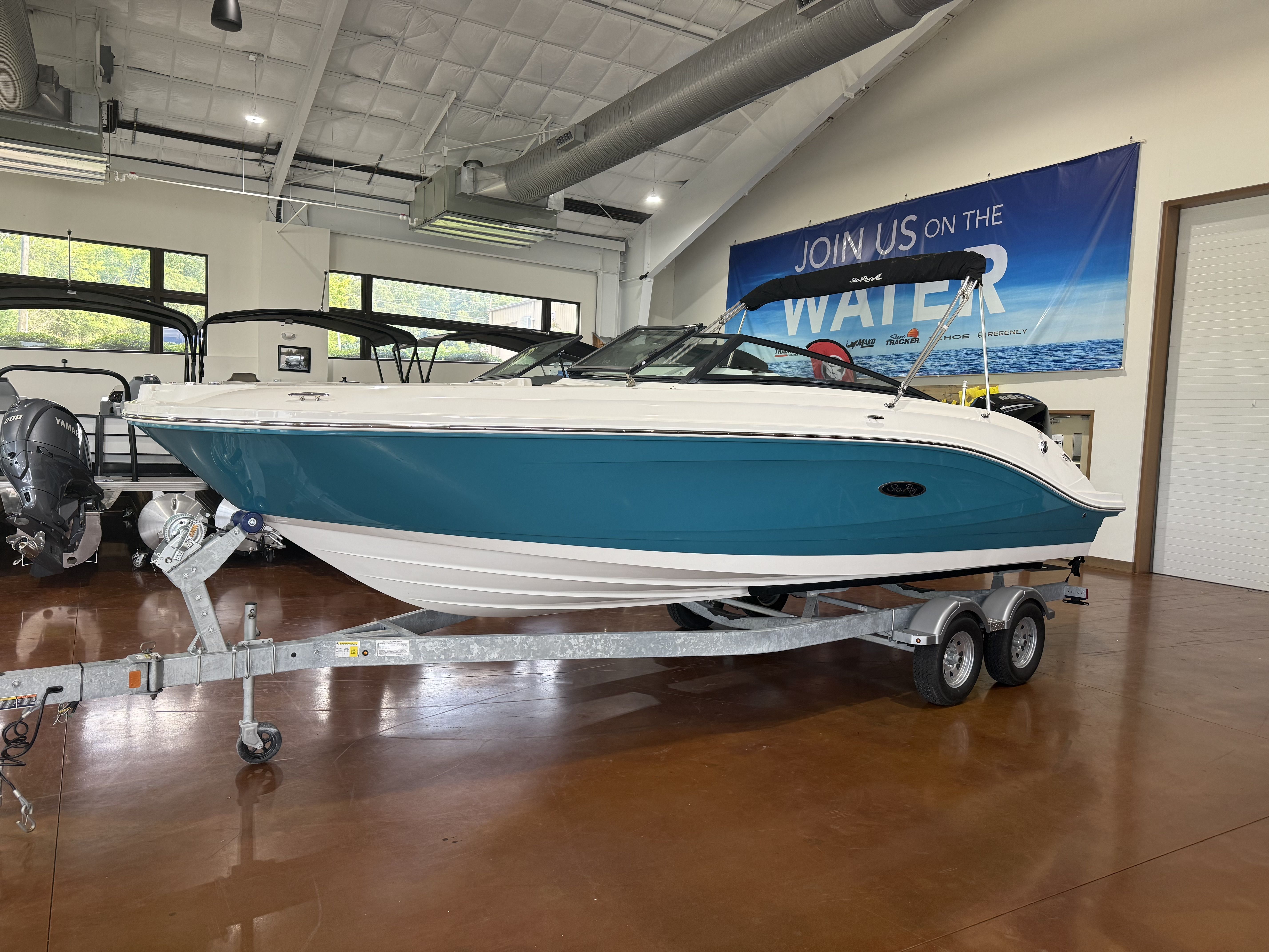 2023 Sea Ray SPX 230