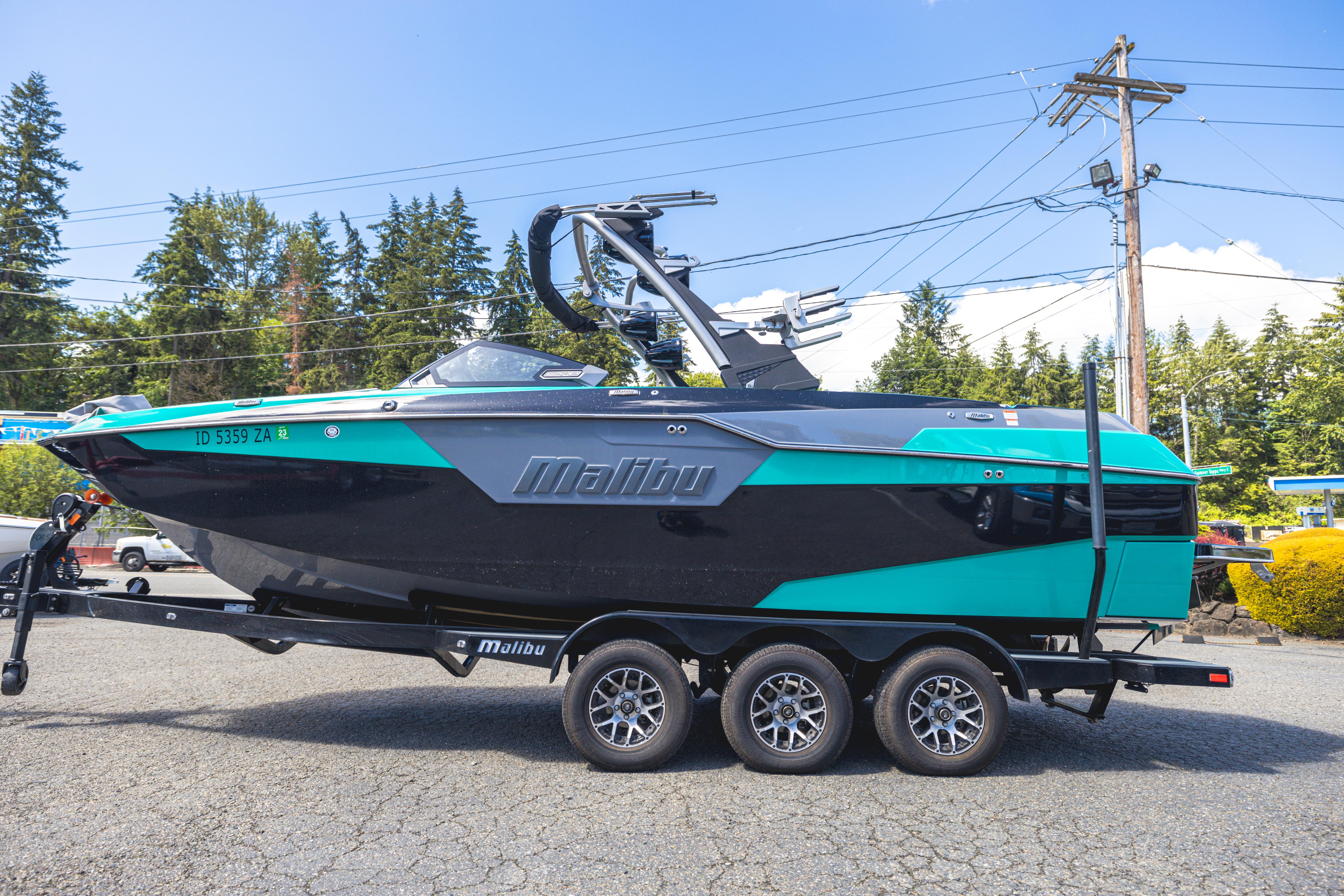 Malibu M240