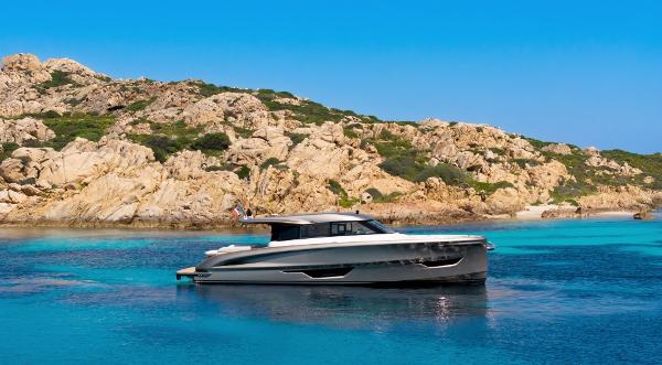 2025 Solaris Power 52 Coupe