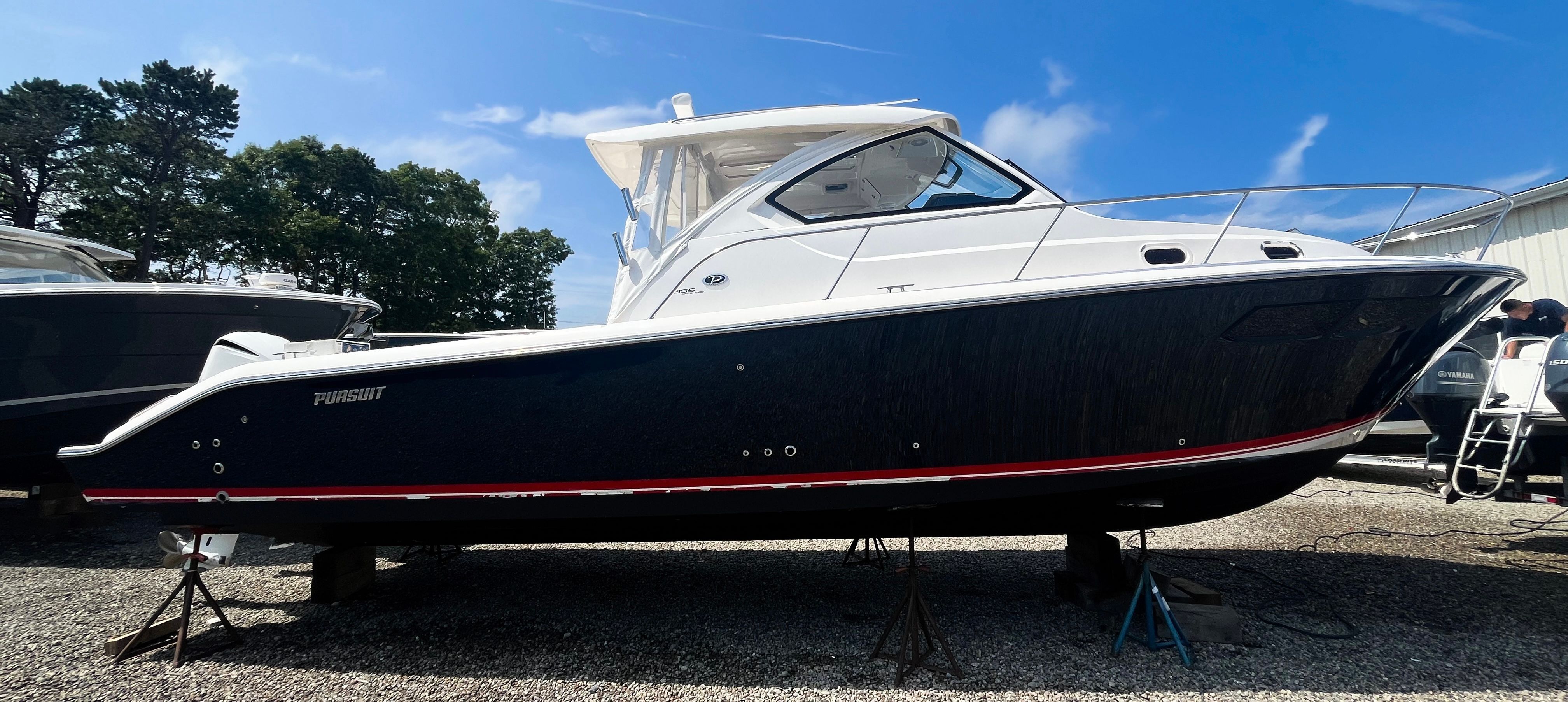 2017 Pursuit OS 355