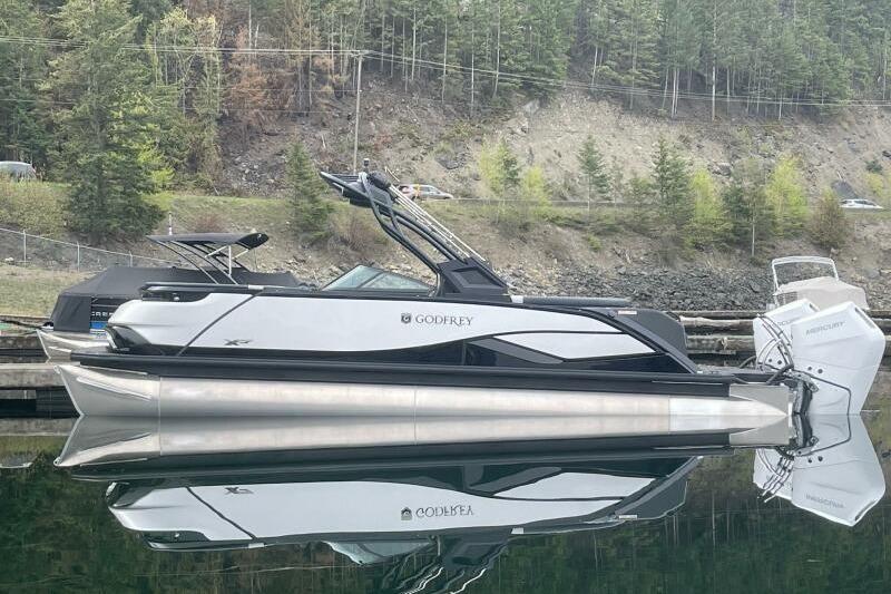 2024 Godfrey XP2700 W Twin
