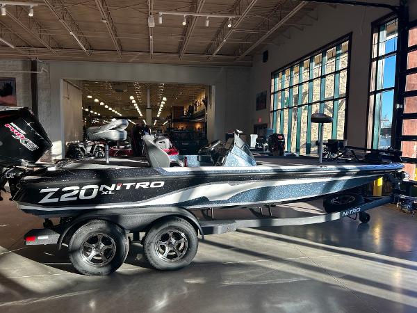 Nitro Z20 XL Pro 2025 Nitro Z20 XL Pro boat displayed in a showroom with modern design and sleek features.