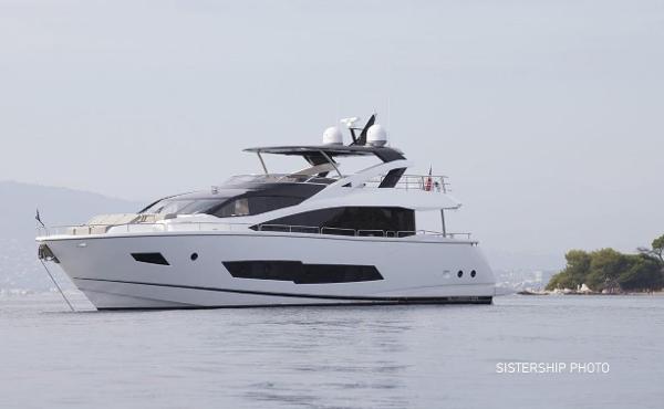 2015 Sunseeker 86 Yacht