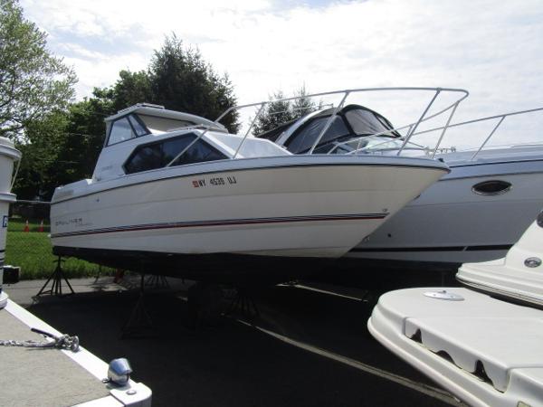 1994 Bayliner 2452 Classic Cruiser