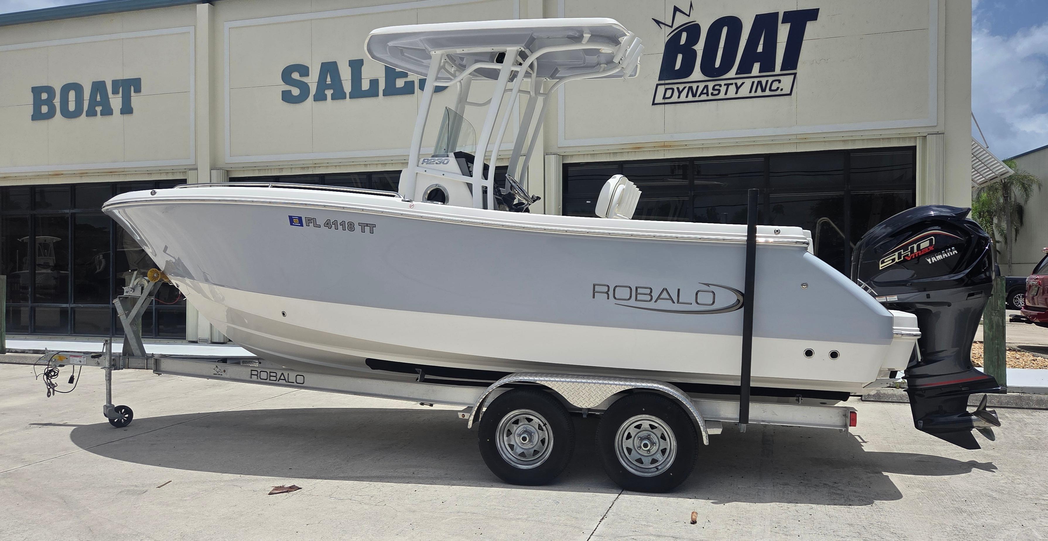 2024 Robalo R230 Center Console