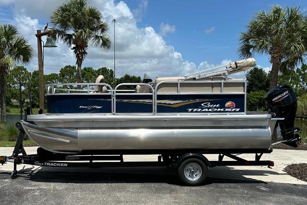 2025 Sun Tracker Bass Buggy 16 XL Select