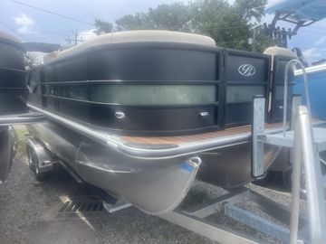 2026 Bentley Pontoons Legacy 223 Navigator