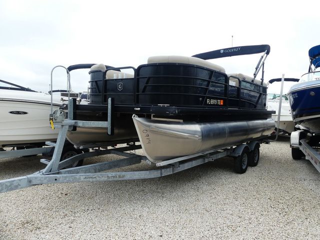 2022 Godfrey Marine Sweetwater 2086 SB