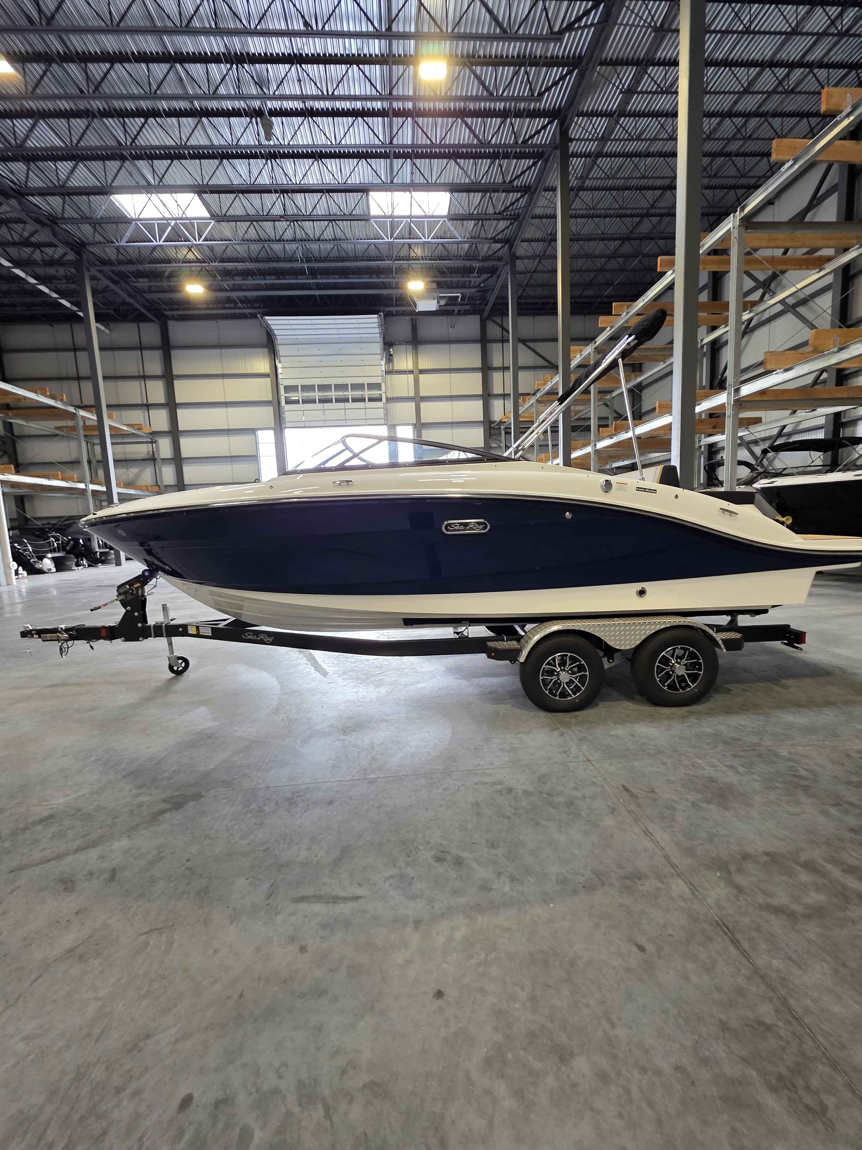 2025 Sea Ray SPX 210