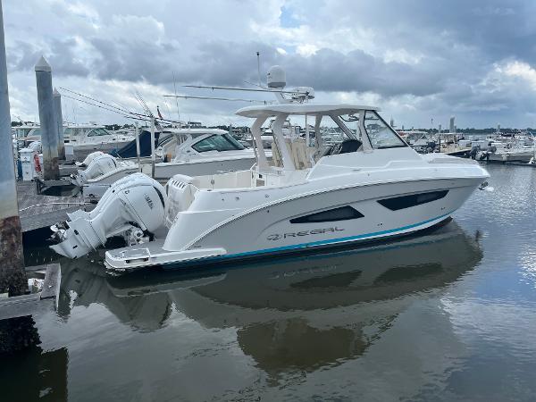 2022 Regal 33 SAV