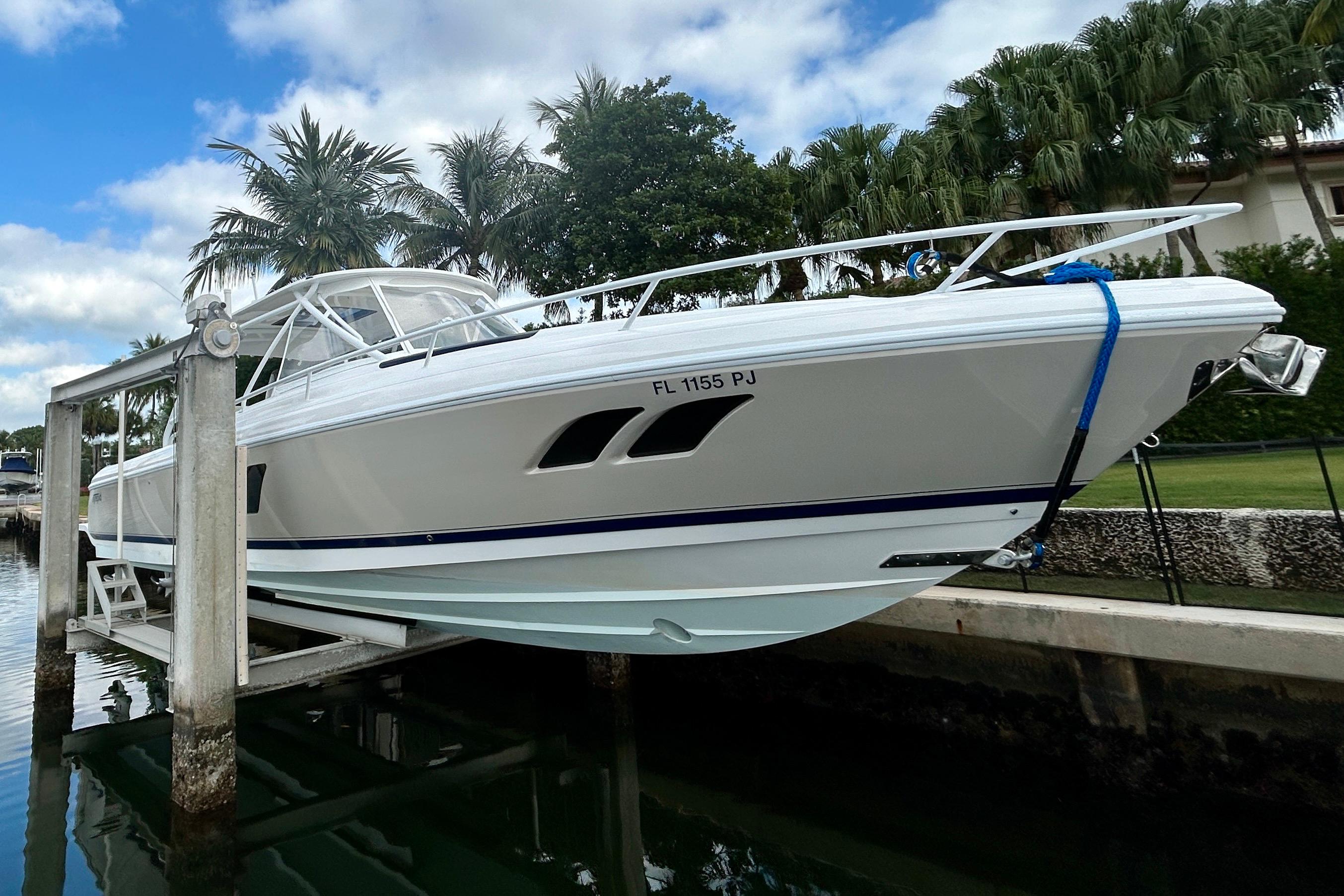 2012 Intrepid 400 Cuddy