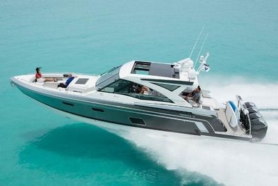 Formula 430 Super Sport Crossover Boat