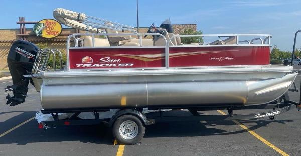2025 Sun Tracker Bass Buggy 16 XL Select