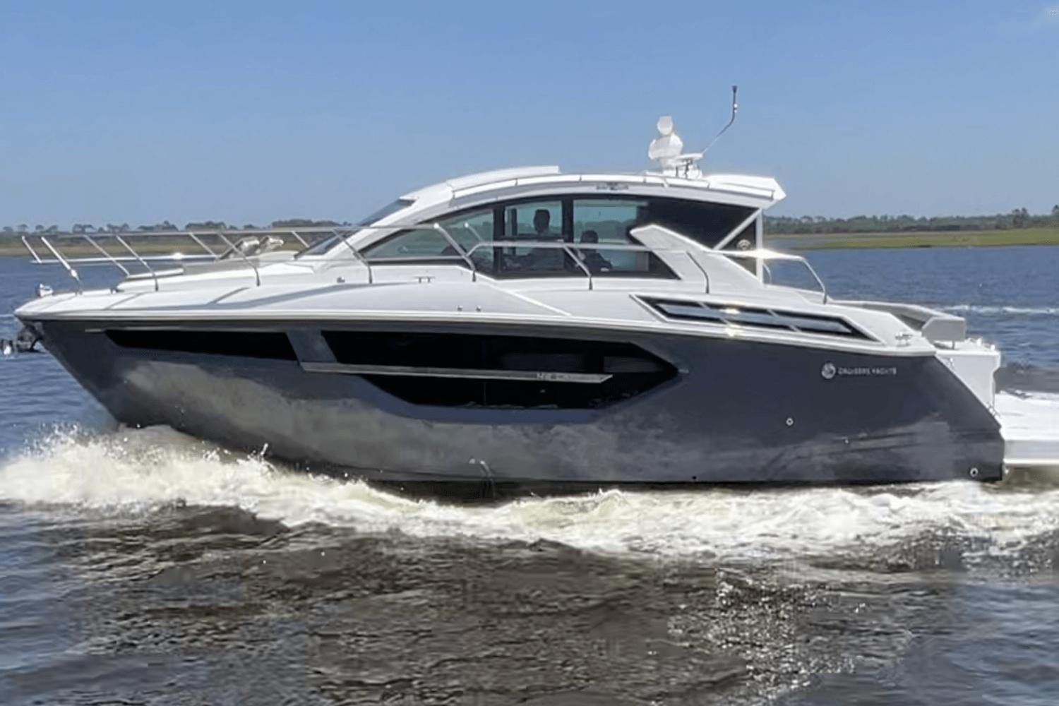 2024 Cruisers Yachts 42 Cantius
