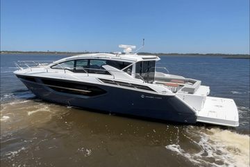 2024 Cruisers Yachts 42 Cantius