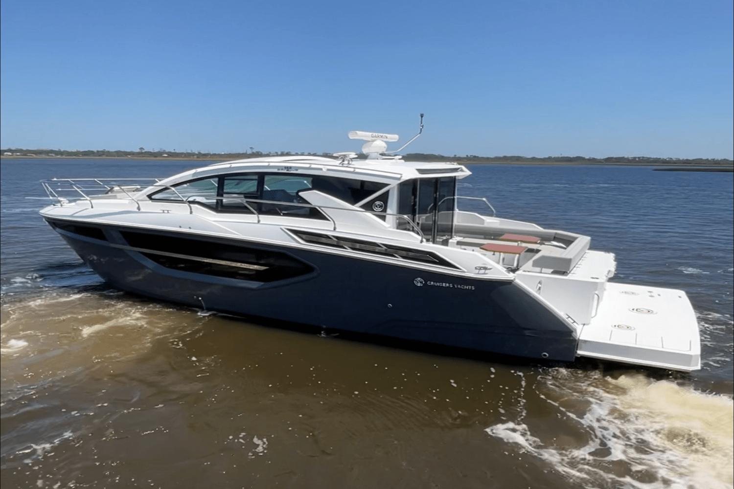 2024 Cruisers Yachts 42 Cantius