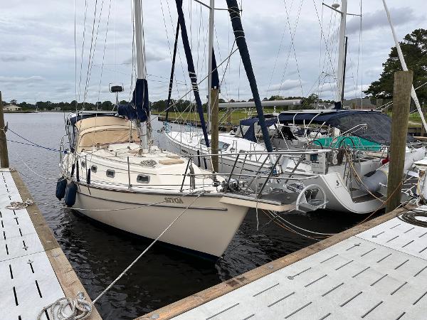 Island Packet 35