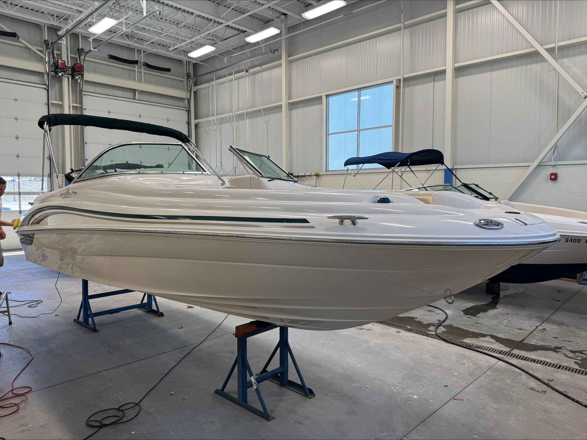 2001 Sea Ray 210 Sundeck