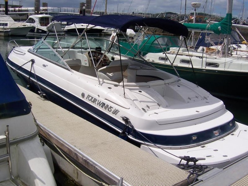 Four Winns 245 Sundowner boats for sale