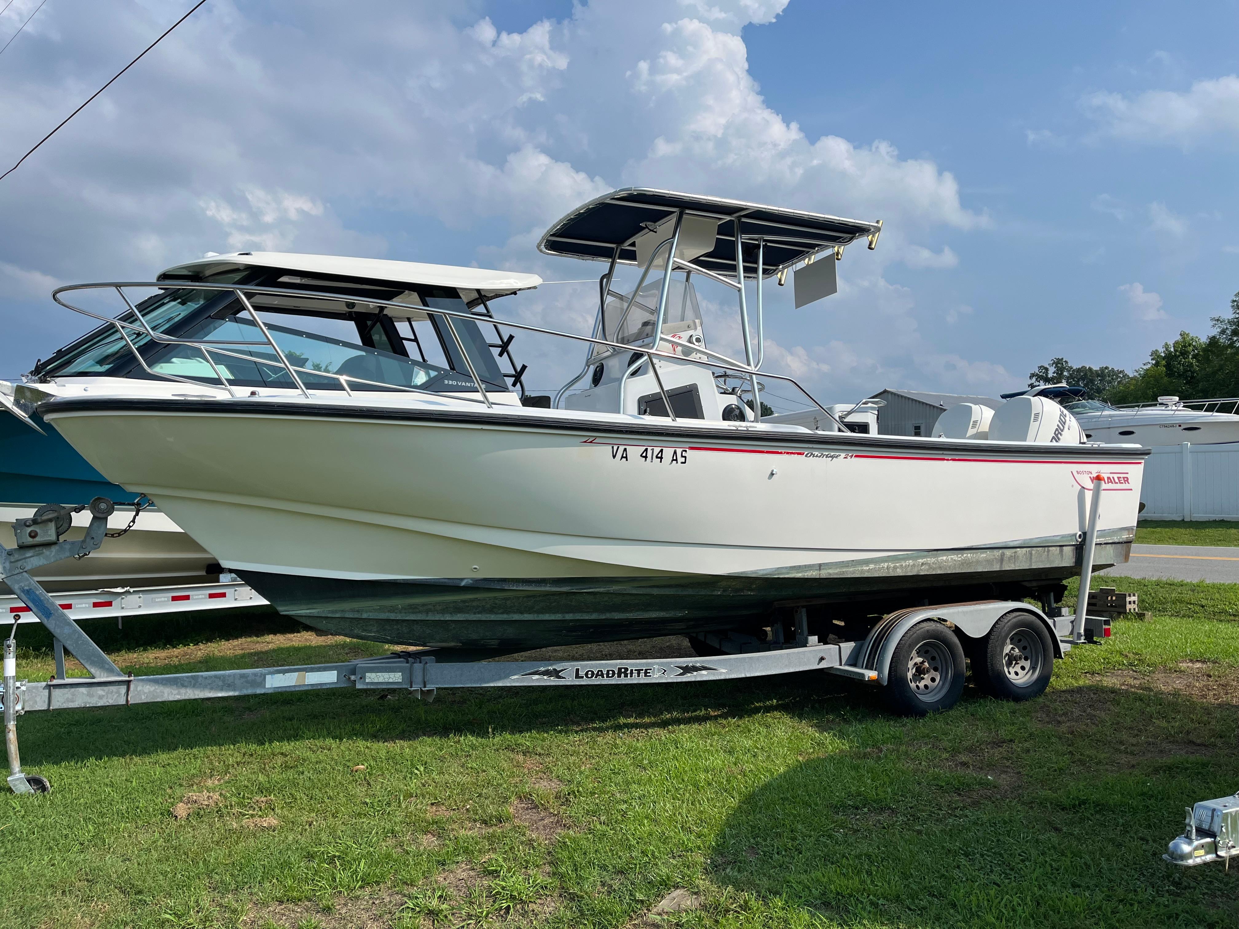 1997 Boston Whaler 240 Outrage