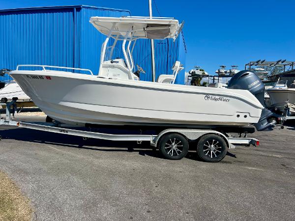 2017 Edgewater 208CC
