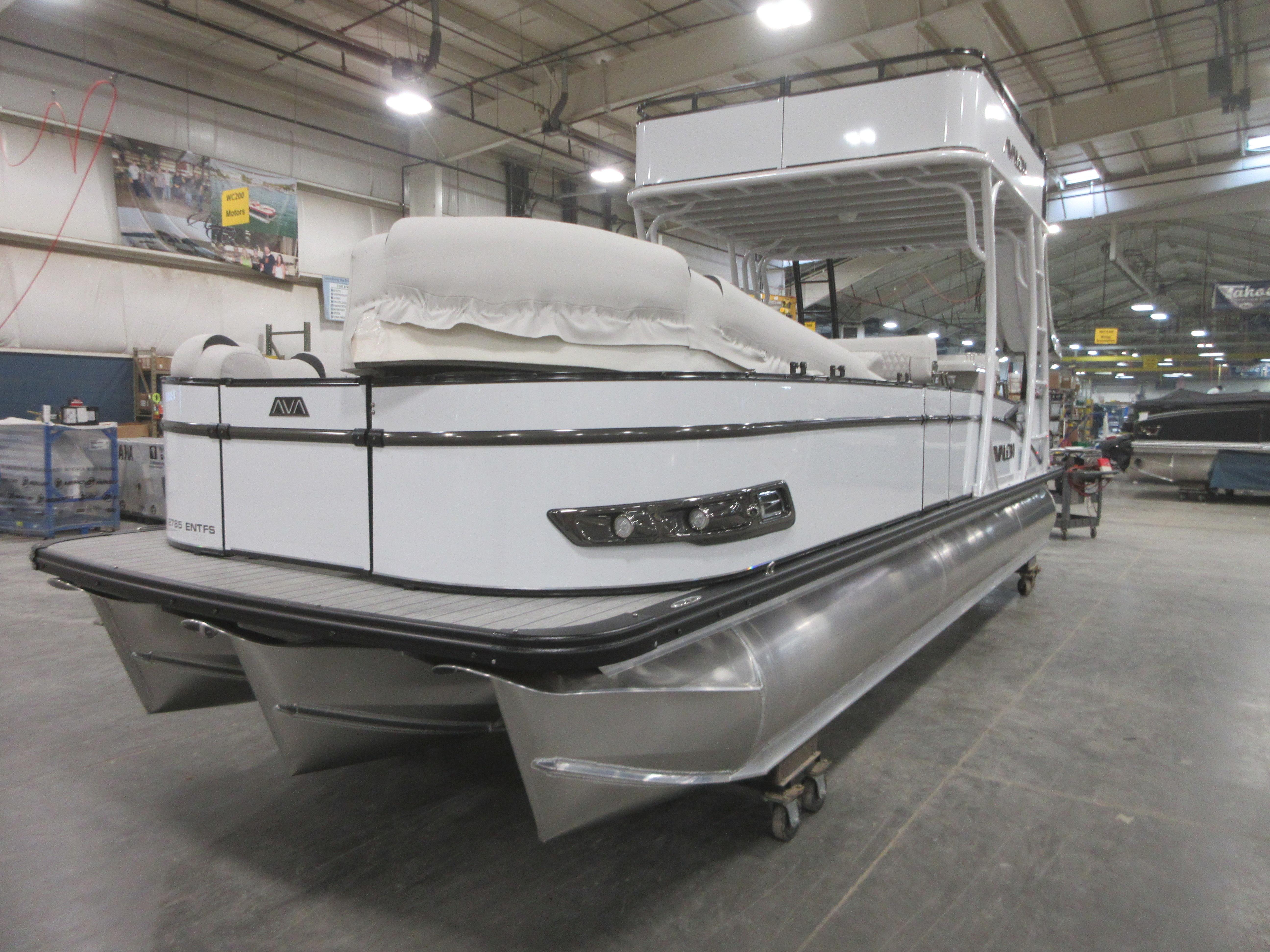 Avalon 27' Catalina Entertainer Funship w/ 250HP Mercury!