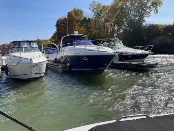 2007 Rinker 350 Express Cruiser