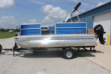 2026 Sun Tracker Party Barge 16 DLX