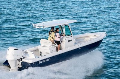 Everglades 253 Center Console Boat