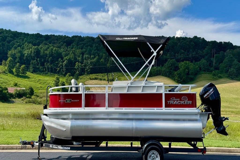 2026 Sun Tracker Bass Buggy 18 DLX