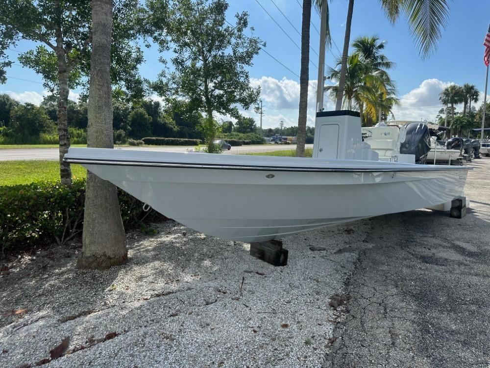 2025 East Cape 2500 Hybrid
