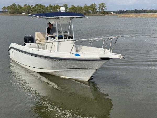 1999 Boston Whaler 23 Outrage