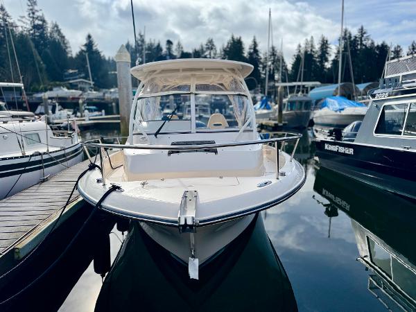 Grady-White Adventure 218