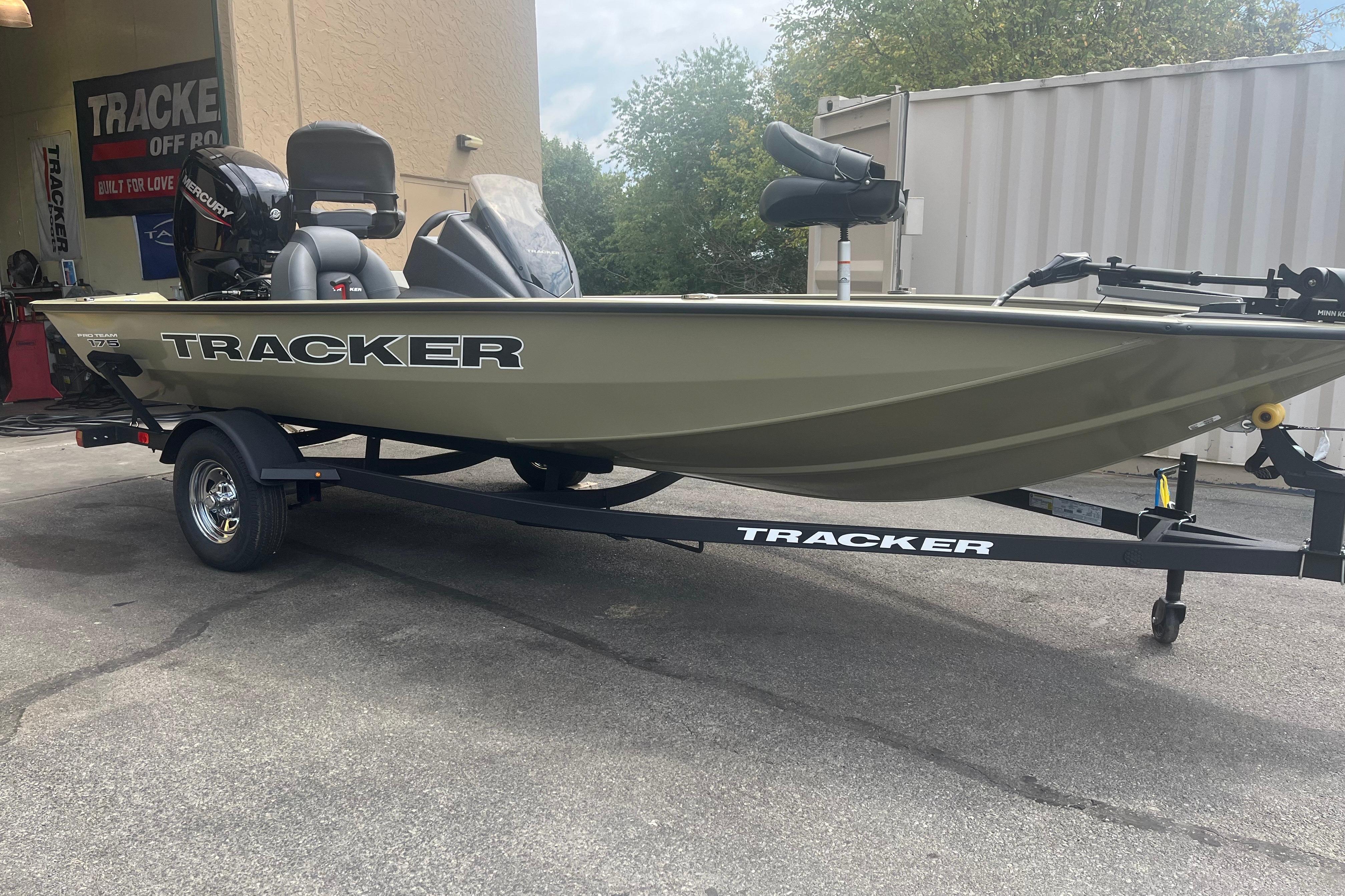 2026 Tracker Pro Team 175