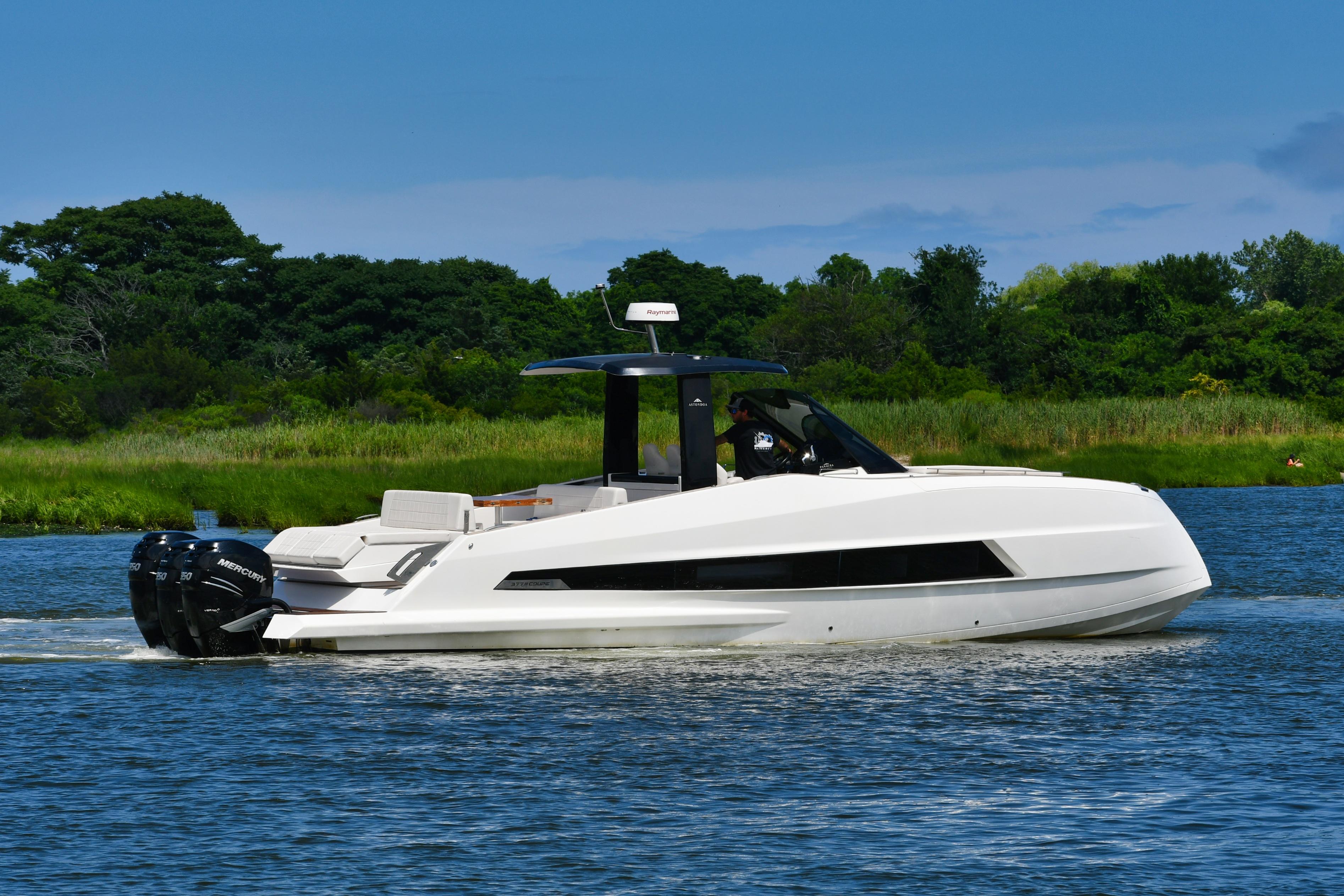 2023 Astondoa 377 Coupe Outboard