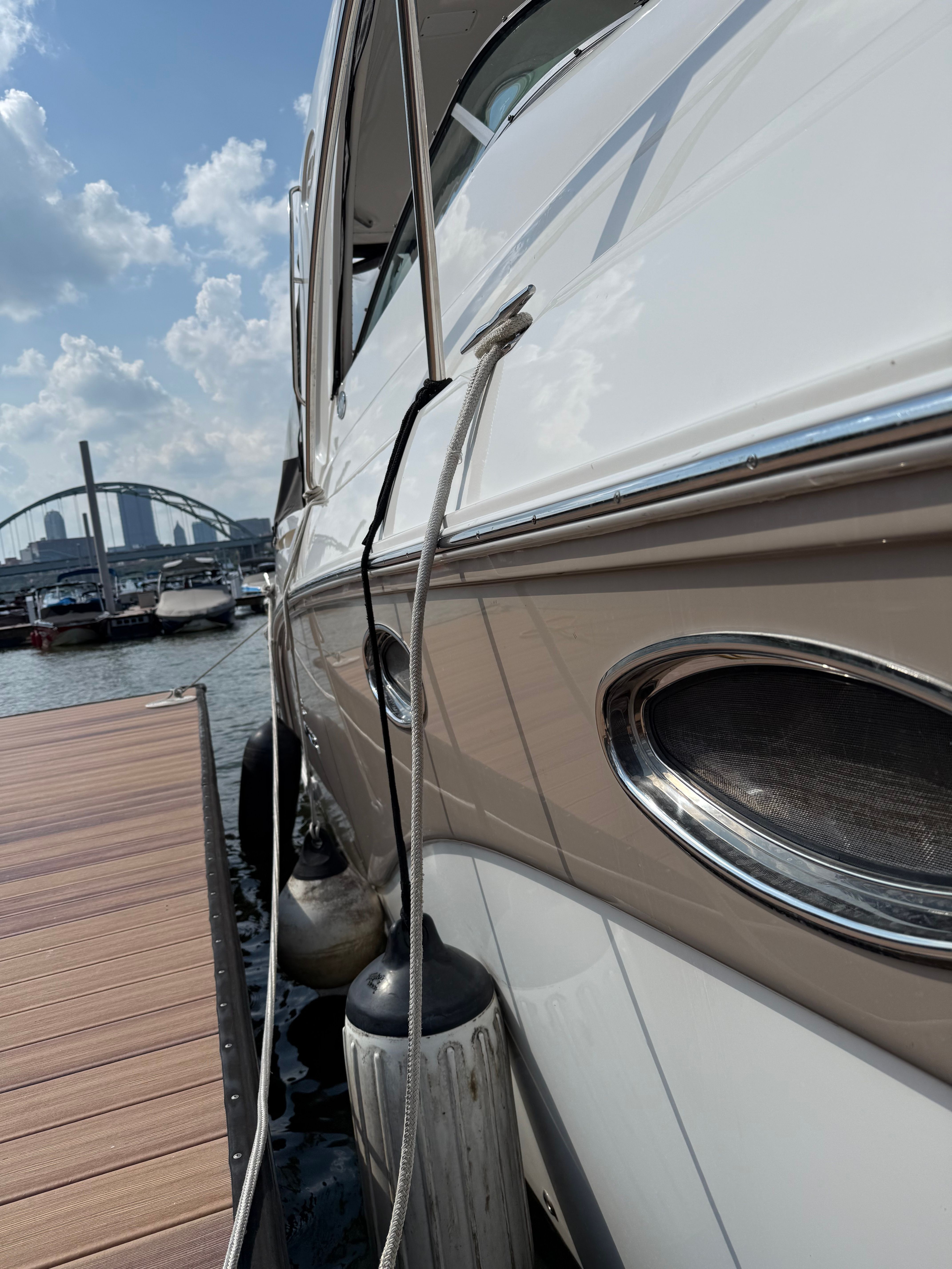 2010 Rinker 400 Express Cruiser