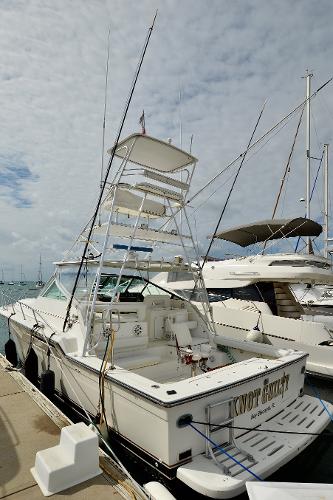 Tiara Yachts 4300 Open 43' Tiara open port stern to bow