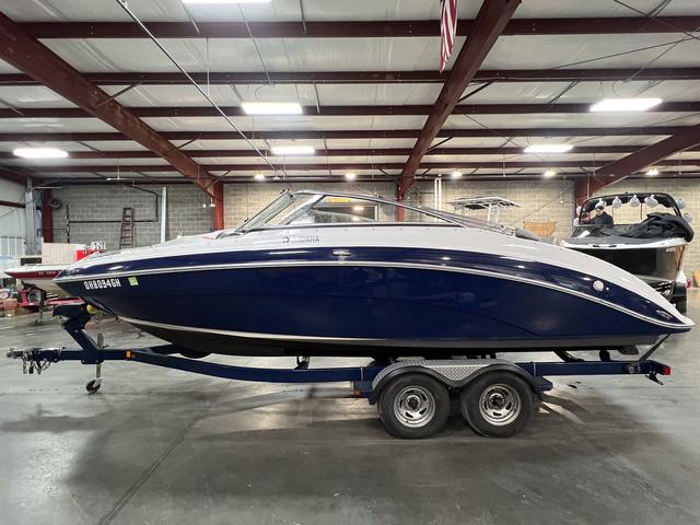 2011 Yamaha Boats 242 LTD