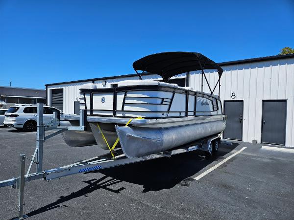 2017 Godfrey AquaPatio 235 SB