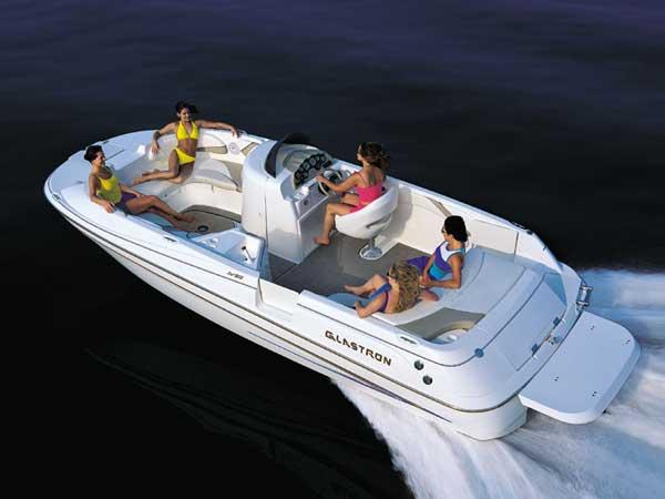 2004 Glastron DX 215