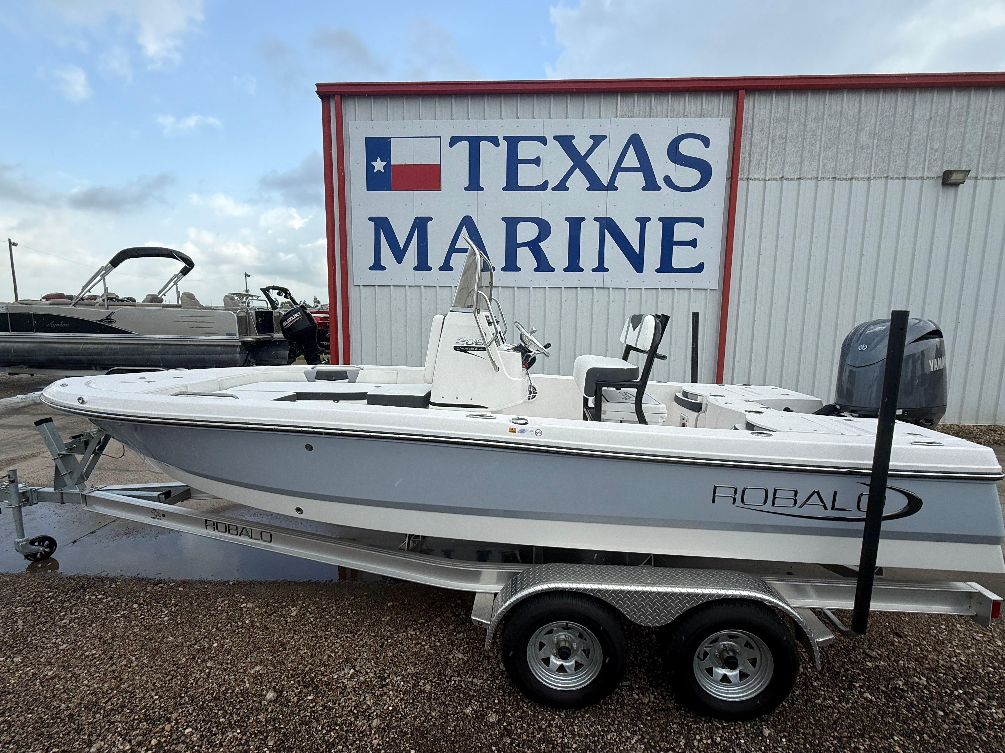 2025 Robalo 206 Cayman