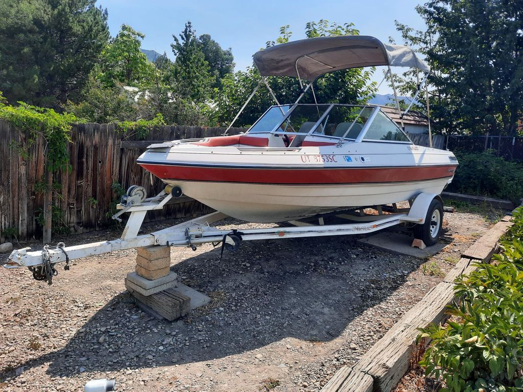 1989 Chris-Craft Cavalier 17