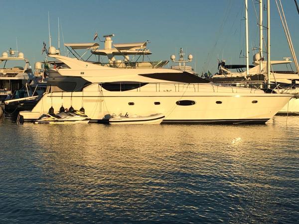 Ferretti Yachts 550