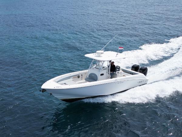 2005 Boston Whaler 320 Outrage