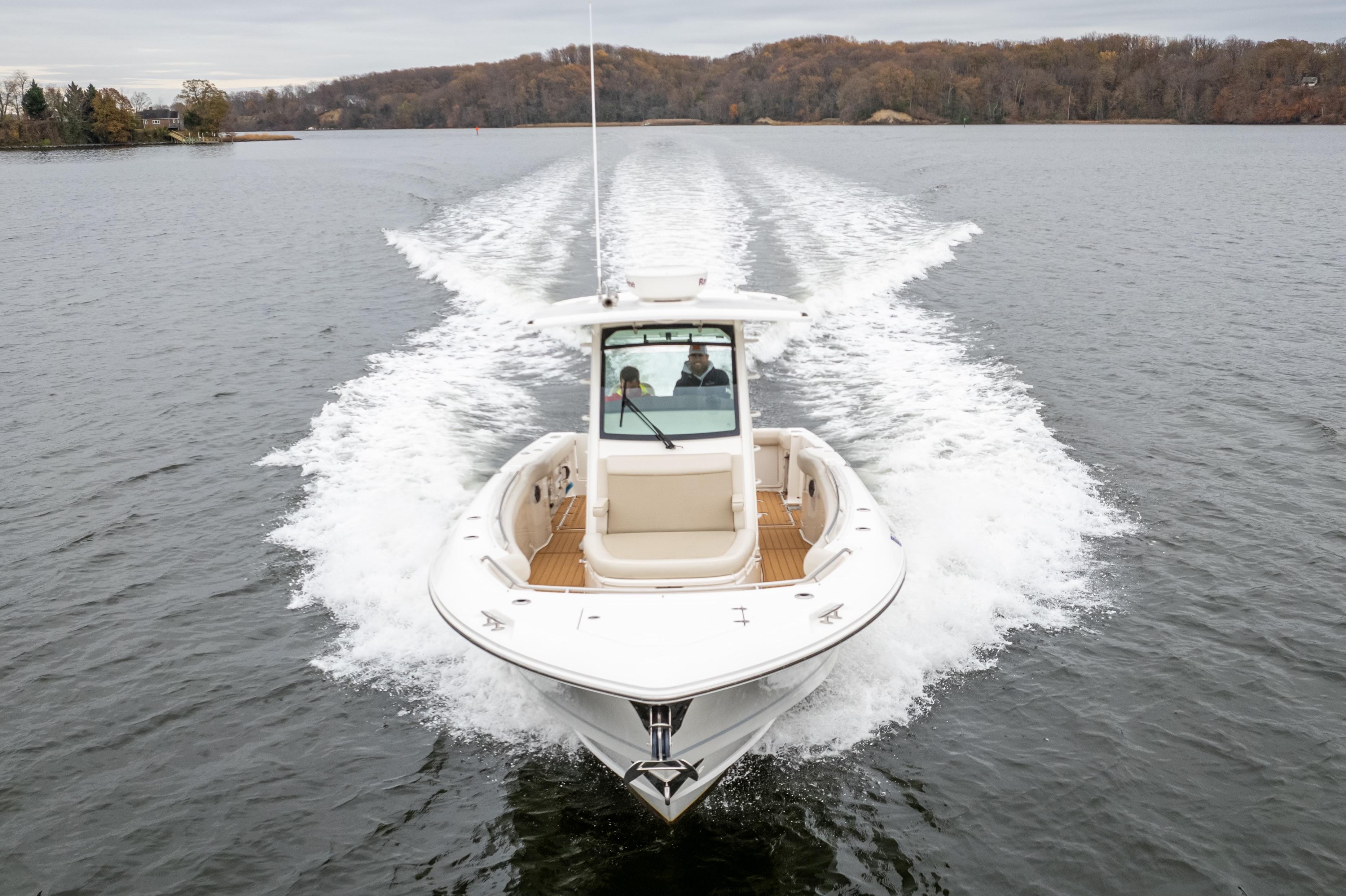 2019 Boston Whaler 330 Outrage